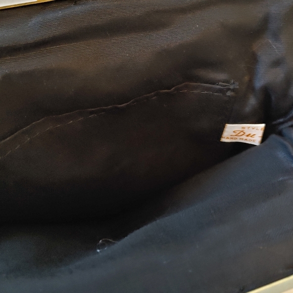 Du-Val vintage girl & scenery tapestry purse with snake chain Hong Kong - Picture 12 of 16